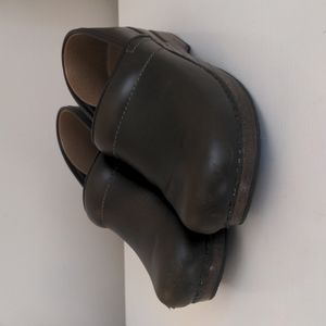 Dansko Clogs - Professional Olive Green Leather